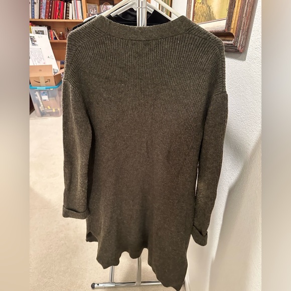 Long Cardigan - Picture 2 of 4